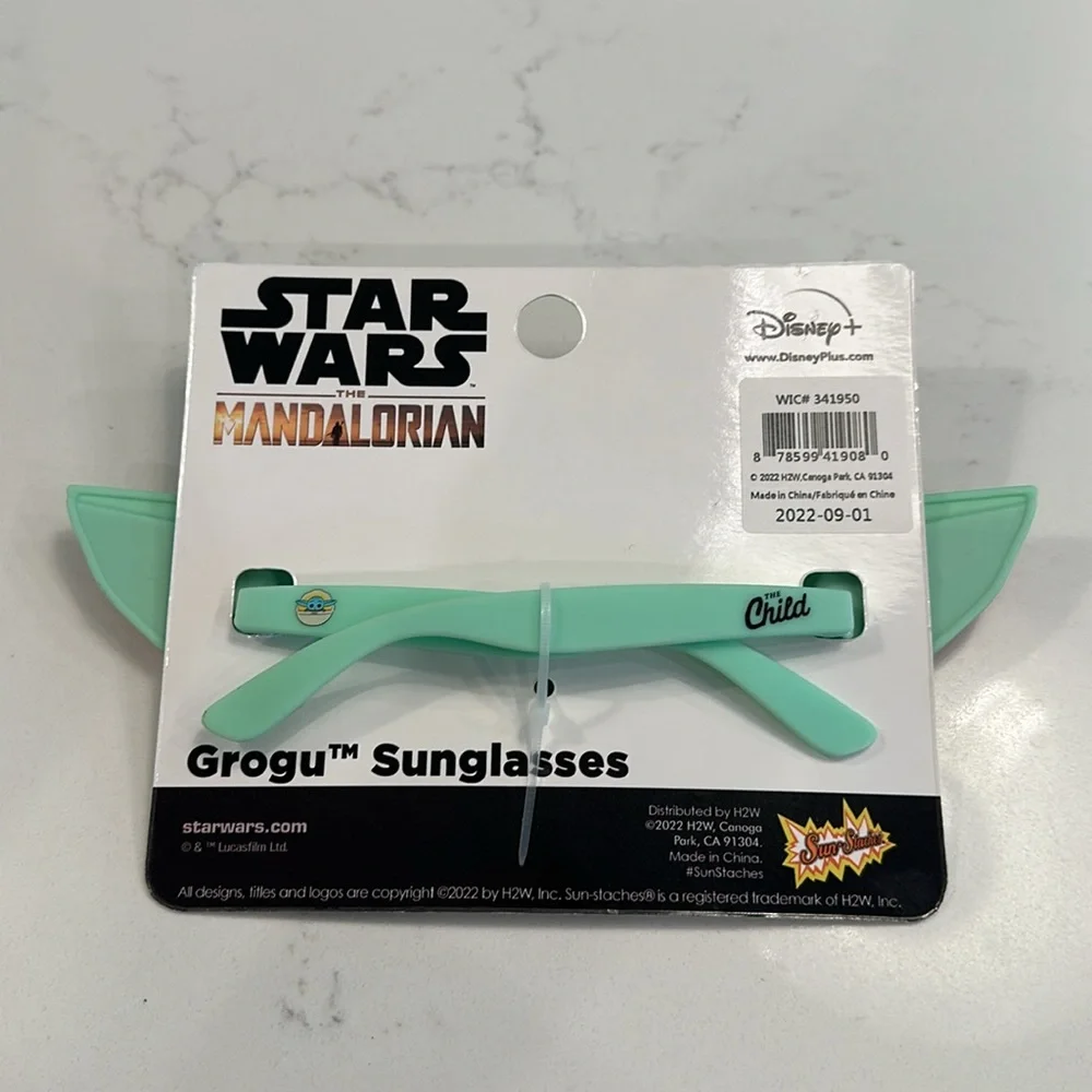 NIB Kids Grogu sunglasses